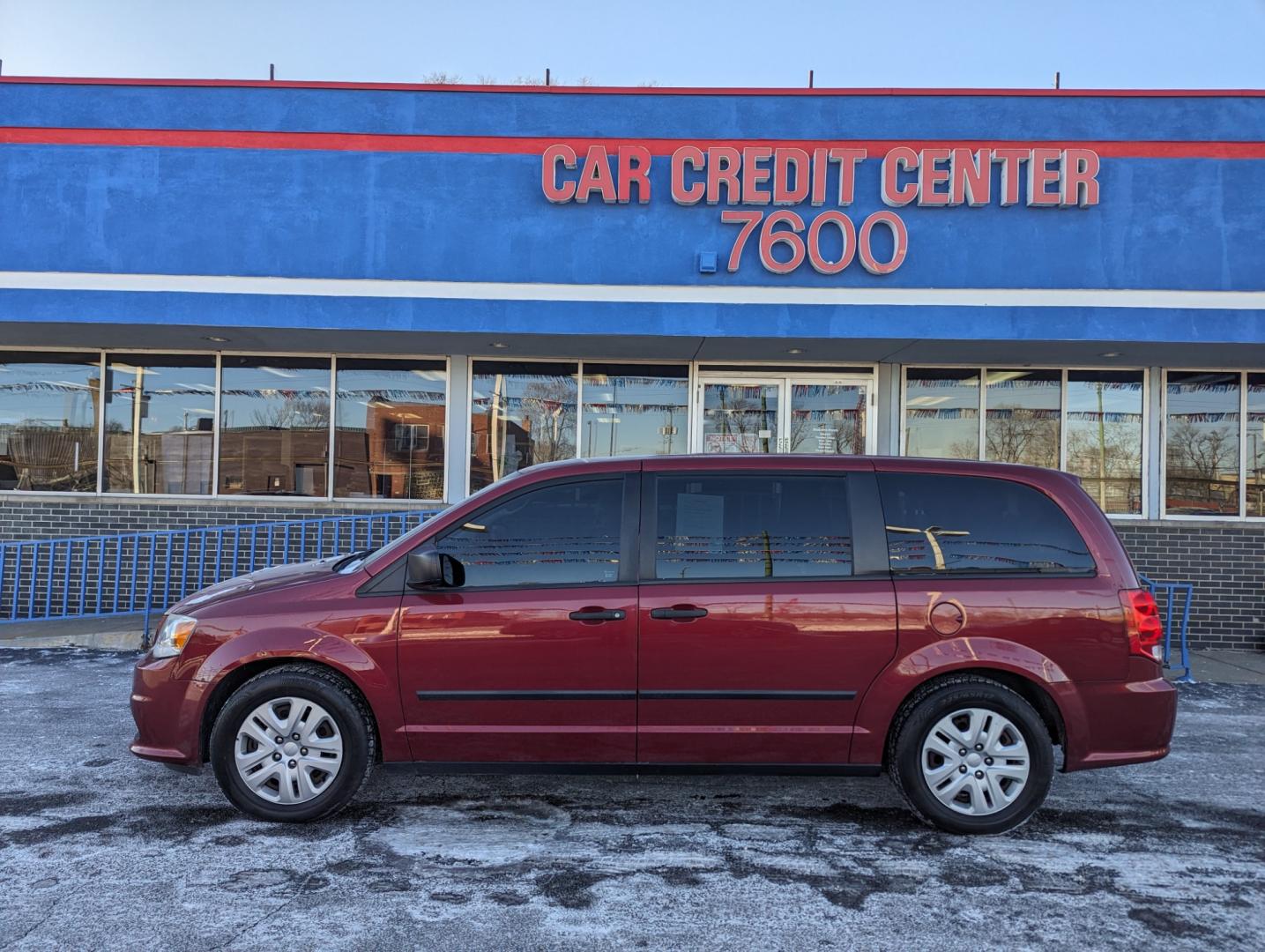 2014 RED Dodge Grand Caravan SE (2C4RDGBG8ER) with an 3.6L V6 DOHC 24V engine, 6-Speed Automatic transmission, located at 7600 S Western Ave., Chicago, IL, 60620, (773) 918-3980, 0.000000, 0.000000 - Photo#0